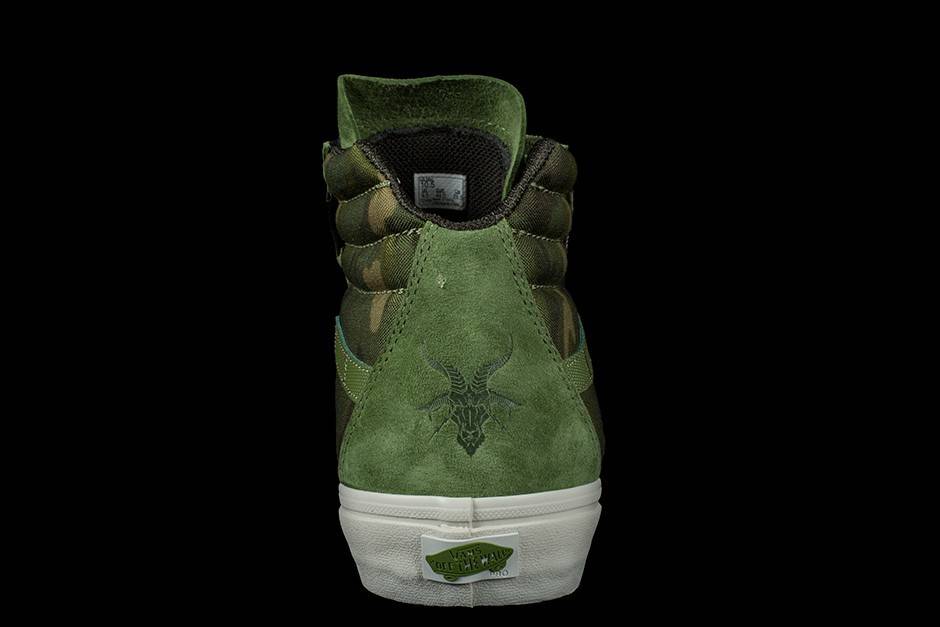 Shop DEFCON x 반스 스케이트-하이 '정글' (DEFCON x Vans Sk8-Hi 'Jungle') VN000OK4KUZ