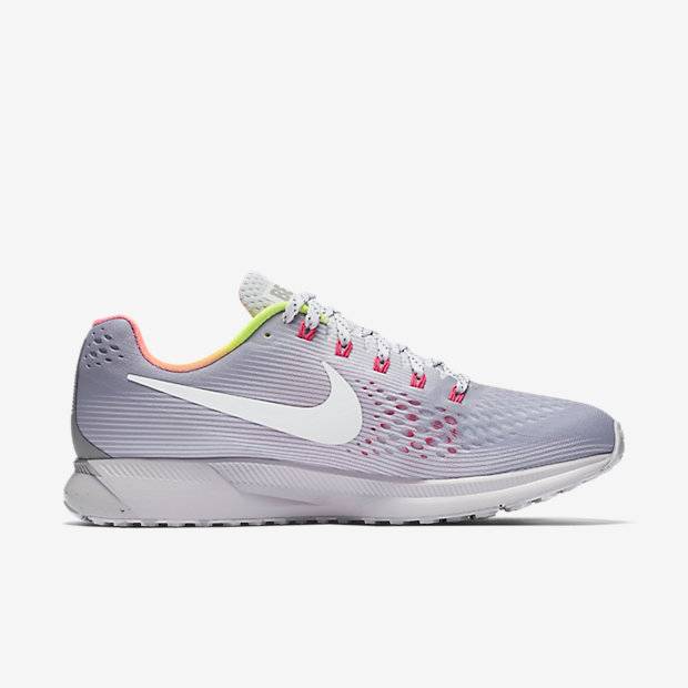 Lookbook Nike Air Zoom Pegasus 34 'Be True' 2017 Sepatu Lari Pria Wanita Serbaguna 899475-001