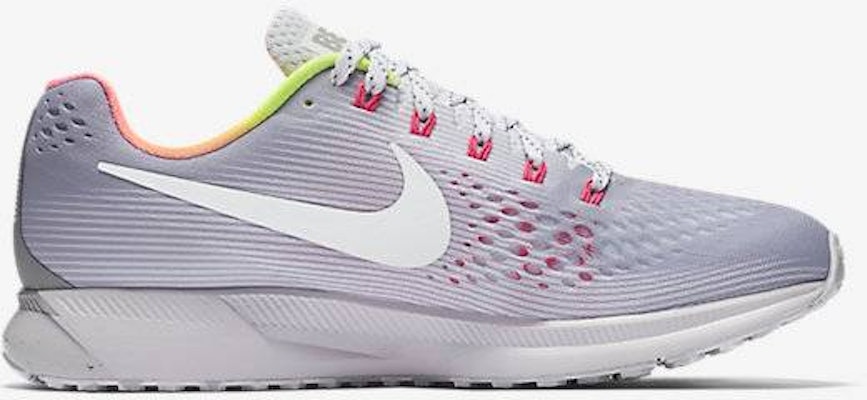 Nike Air Zoom Pegasus 34 'Be True' 2017 Sepatu Lari Pria Wanita Serbaguna 899475-001 Lookbook Nike Air Zoom Pegasus 34 'Be True' 2017 Sepatu Lari Pria Wanita Serbaguna 899475-001