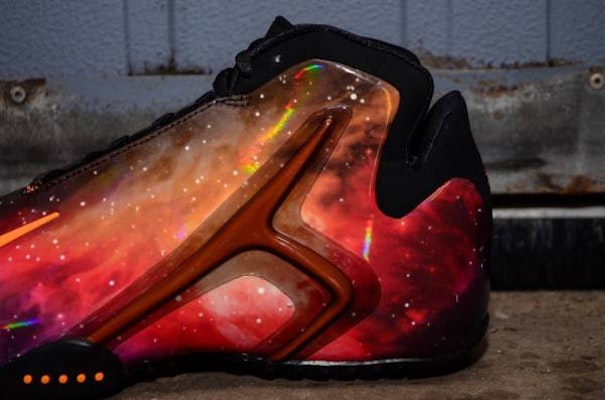 Nike top hyperflight galaxy