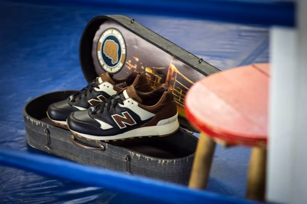 Burn Rubber x New Balance 577 '喬·路易士' CM577BR Lookbook Burn Rubber x New Balance 577 '喬·路易士' CM577BR