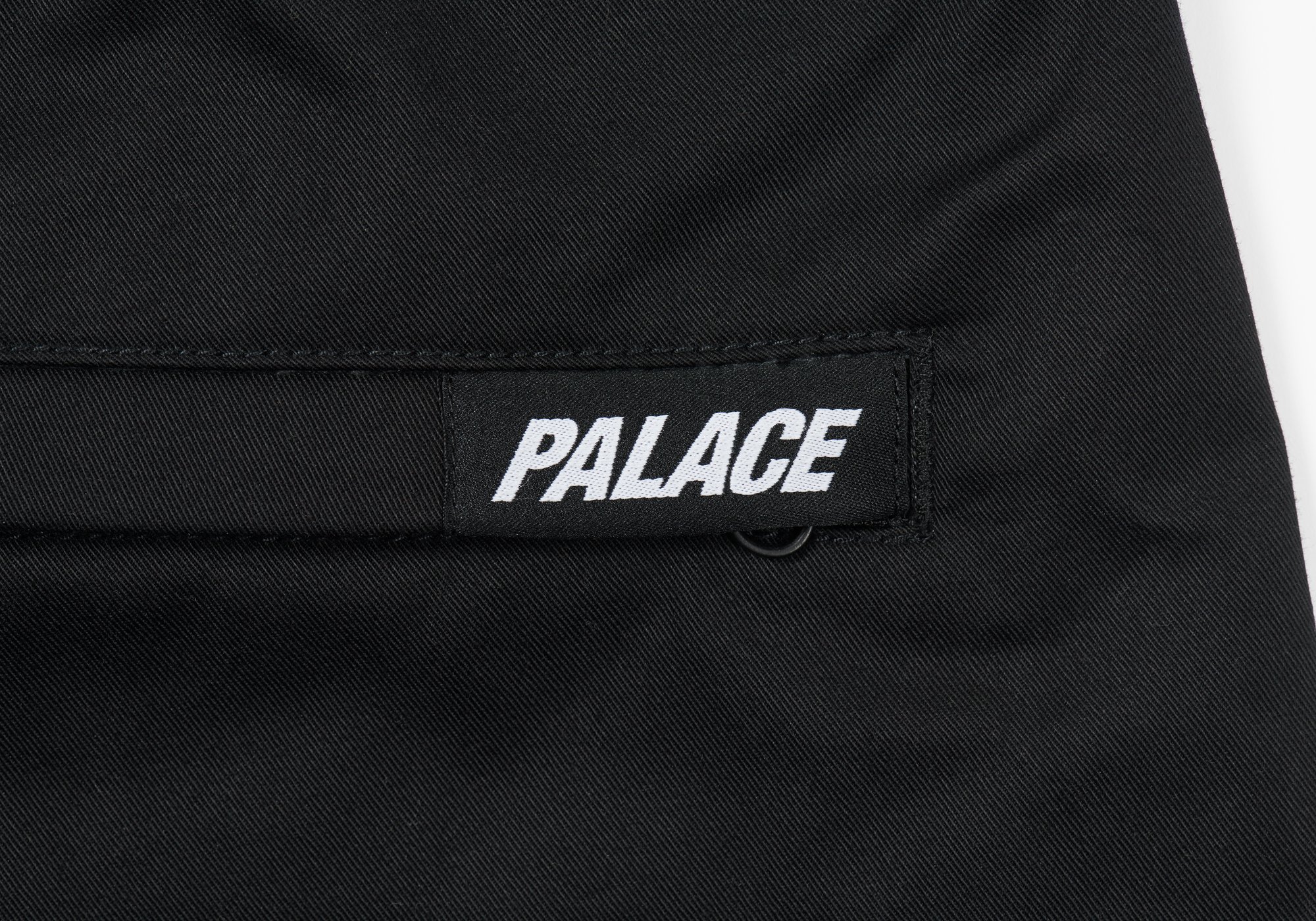 Purchase PALACE CELANA PENDEK BELTER HITAM P20SS059