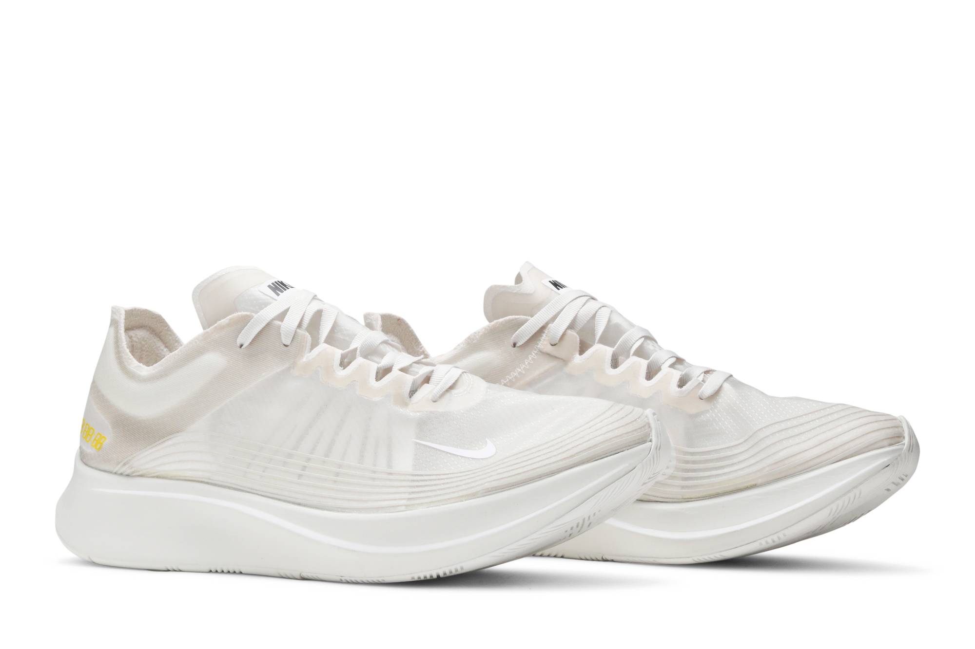 zoom fly sp light bone on feet