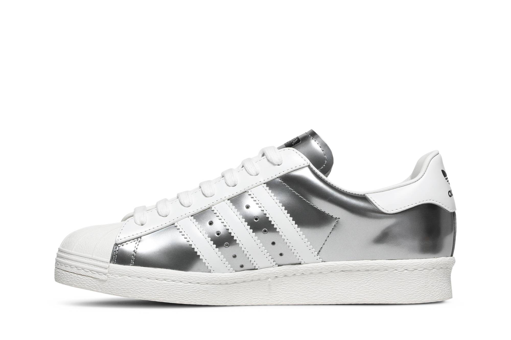 Lookbook 프라다 x 아디다스 슈퍼스타 '실버 메탈릭' FX4546