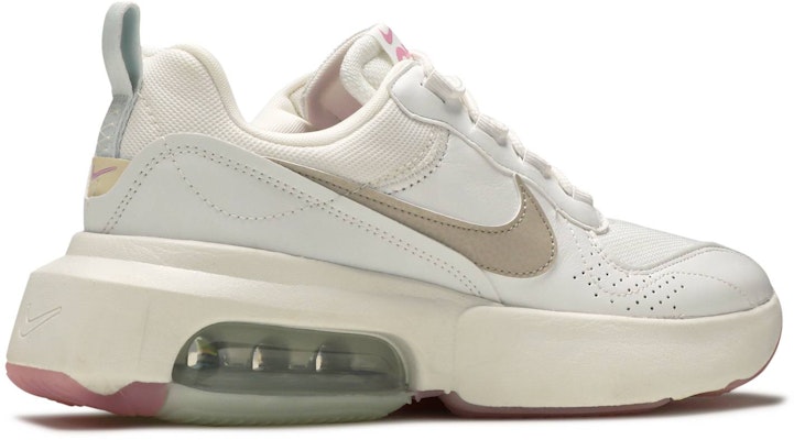 (W) Nike Air Max Verona 'Putih Summit Fossil' CZ3960-100 Lookbook (W) Nike Air Max Verona 'Putih Summit Fossil' CZ3960-100