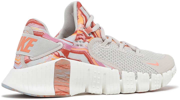 (Women) Nike Free Metcon 4 'Desert Sand Crimson Bliss' DJ3075-064 Lookbook (Women) Nike Free Metcon 4 'Desert Sand Crimson Bliss' DJ3075-064
