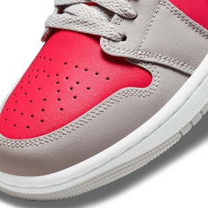 (女性)Air Jordan 1 Low '淺鐵礦紅色警笛紅' DC0774-060 Details for (女性)Air Jordan 1 Low '淺鐵礦紅色警笛紅' DC0774-060