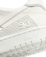 A Bathing Ape SK8 STA 'Putih Triple' Purchase A Bathing Ape SK8 STA 'Putih Triple'