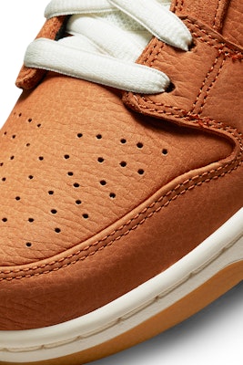 Nike SB Dunk Low 'Dark Russet' - Coklat Gelap DH1319-200 Details for Nike SB Dunk Low 'Dark Russet' - Coklat Gelap DH1319-200