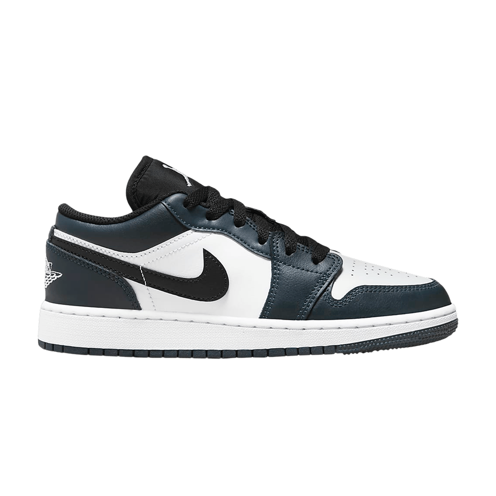 black nike air force with gum sole