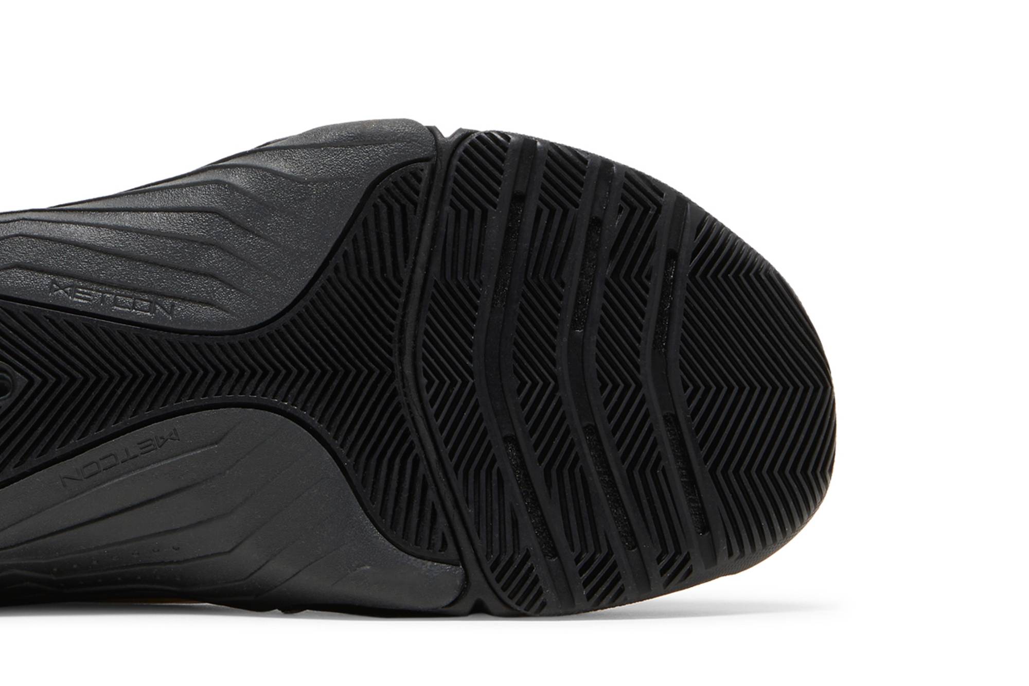 nike metcon triple black