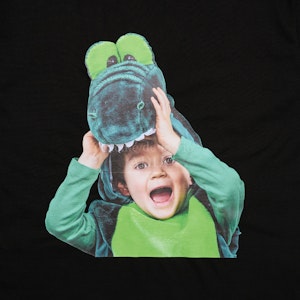 Camiseta Negra de Manga Corta acmé de la vie Baby Face Crocodile Doll Lookbook Camiseta Negra de Manga Corta acmé de la vie Baby Face Crocodile Doll