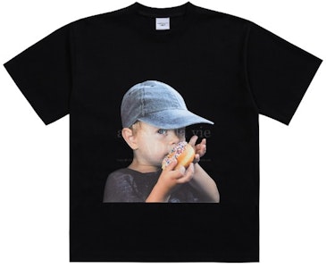 아크메드라비 베이비 페이스 반팔 티셔츠 블랙 (캡보이)
Buy 아크메드라비 베이비 페이스 반팔 티셔츠 블랙 (캡보이)