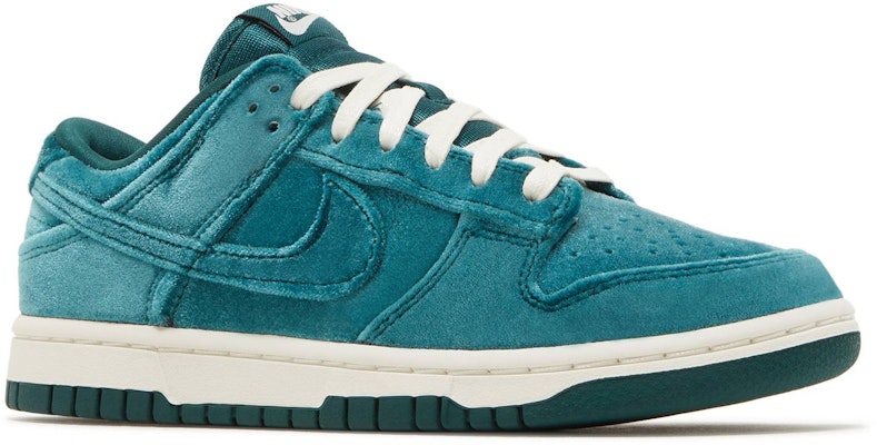 Nike Dunk Low 'Green Velvet' (WMNS) - DZ5224-300 - Novelship