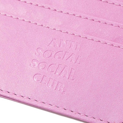 안티 소셜 소셜 클럽 핑크 리치 카드지갑
Lookbook 안티 소셜 소셜 클럽 핑크 리치 카드지갑