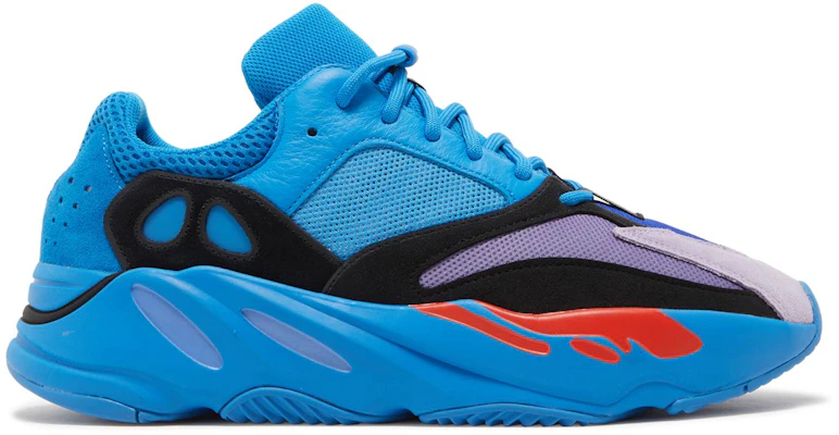 Harga retail online yeezy 700