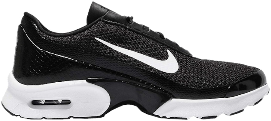 Nike 896194 2025