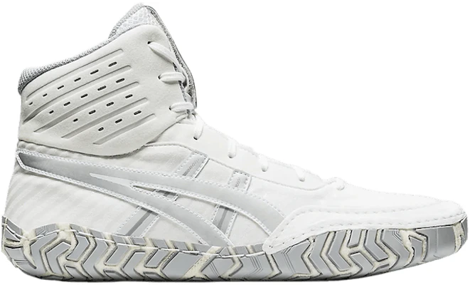 White 2025 aggressor 4