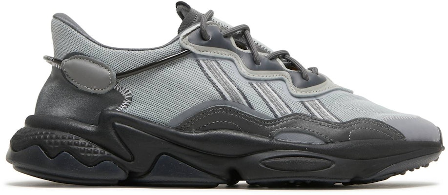 Triple 2025 white ozweego
