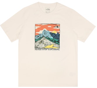 The North Face Baju-T Tempat Kegemaran 'Krim' (Saiz Asia) NF0A7QUQN3N Buy The North Face Baju-T Tempat Kegemaran 'Krim' (Saiz Asia) NF0A7QUQN3N