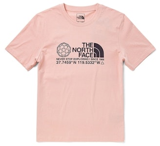 The North Face Baju Tee MFO Coordinates Lengan Pendek 'Merah Jambu' (Saiz Asia) NF0A7WATUBF Buy The North Face Baju Tee MFO Coordinates Lengan Pendek 'Merah Jambu' (Saiz Asia) NF0A7WATUBF