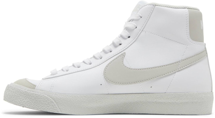 (Sekolah Dasar) Nike Blazer Mid ’77 'Putih Abu' DM1000-100 Lookbook (Sekolah Dasar) Nike Blazer Mid ’77 'Putih Abu' DM1000-100