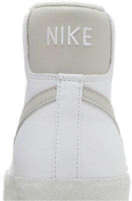 (Sekolah Dasar) Nike Blazer Mid ’77 'Putih Abu' DM1000-100 Sizing (Sekolah Dasar) Nike Blazer Mid ’77 'Putih Abu' DM1000-100