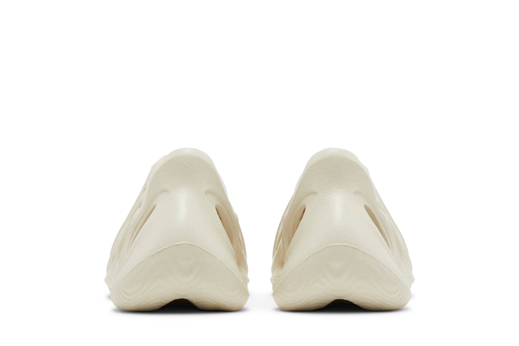 adidas yeezy sand runner