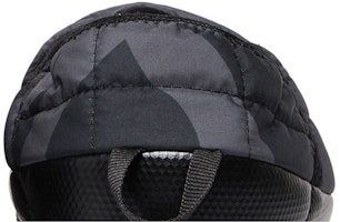 KAWS x The North Face ThermoBall 保暖拖鞋 '黑色印花' NF0A7W6J-7IL Sizing KAWS x The North Face ThermoBall 保暖拖鞋 '黑色印花' NF0A7W6J-7IL