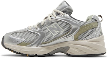 New Balance 530 '银卡其' MR530KMW Lookbook New Balance 530 '银卡其' MR530KMW