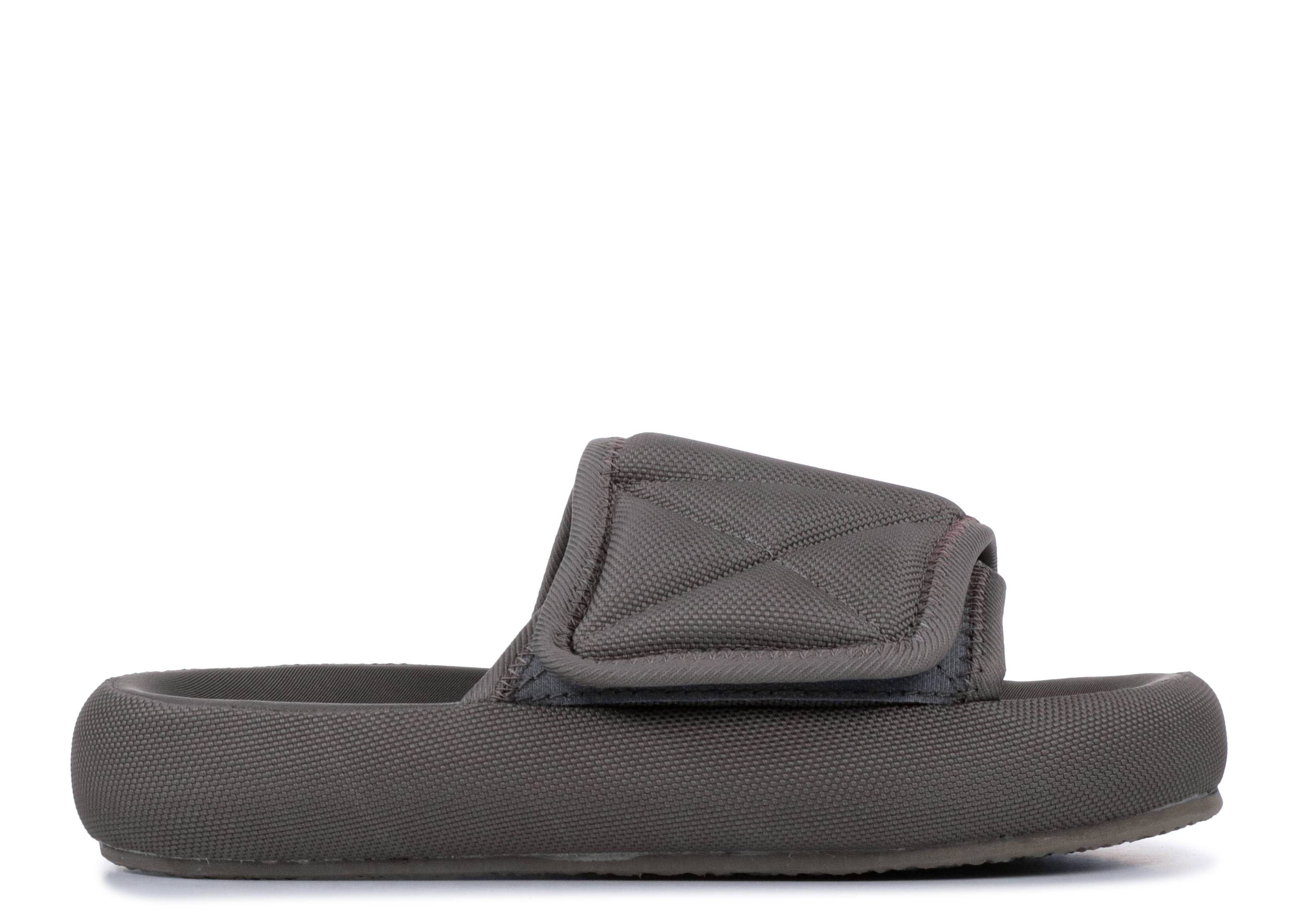 nike vaporwaffle sacai tour