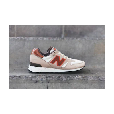 NB 1300 'White Sand Red'