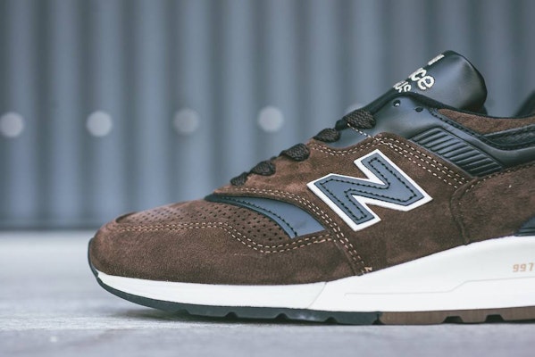 New Balance 997 'Distinct Authors' Lelaki Wanita Kasual Sneaker. ML997DBR Order New Balance 997 'Distinct Authors' Lelaki Wanita Kasual Sneaker. ML997DBR