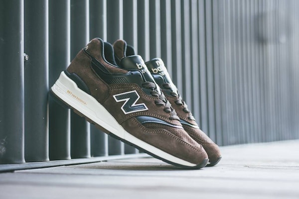 New Balance 997 'Distinct Authors' Lelaki Wanita Kasual Sneaker. ML997DBR Purchase New Balance 997 'Distinct Authors' Lelaki Wanita Kasual Sneaker. ML997DBR