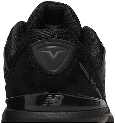(Grade School) New Balance 990v5 'Triple Black' GC990NR5 Sizing (Grade School) New Balance 990v5 'Triple Black' GC990NR5