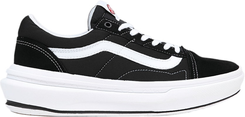 All black and white 2025 vans