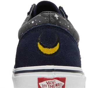 Sailor Moon x Vans Old Skool 'Pretty Guardian - Malam Paris' VN0A7Q2JJDU Sizing Sailor Moon x Vans Old Skool 'Pretty Guardian - Malam Paris' VN0A7Q2JJDU