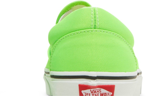 Vans Classic Slip-On 'Neon - Green Gecko' Hijau Neon VN0A4U38WT5 Sizing Vans Classic Slip-On 'Neon - Green Gecko' Hijau Neon VN0A4U38WT5