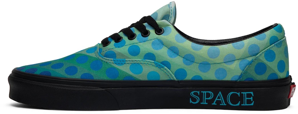 David Bowie x Vans Era 'Space Oddity' Kasut Lelaki VN0A38FRVOZ Lookbook David Bowie x Vans Era 'Space Oddity' Kasut Lelaki VN0A38FRVOZ