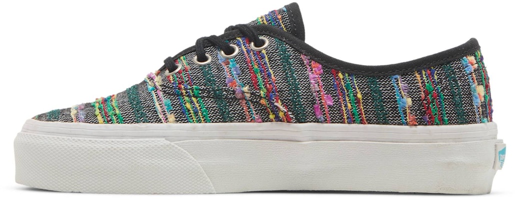 (JR) Vans Authentic Slim 'Hitam' Sneakers VN-0WWX-DL5 Lookbook (JR) Vans Authentic Slim 'Hitam' Sneakers VN-0WWX-DL5