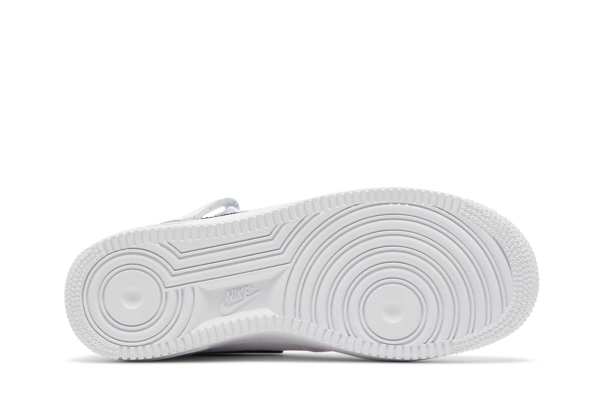 Shop （女性用）Nike Air Force 1 '07 中筒 '白色蛇皮' DZ5211-100