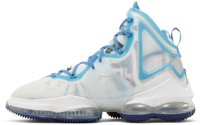 Space Jam x Nike LeBron 19 EP 'Sweatsuit' DC9342-100 Lookbook Space Jam x Nike LeBron 19 EP 'Sweatsuit' DC9342-100