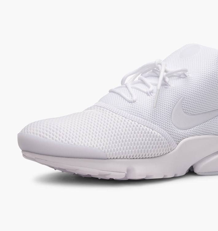 nike presto fly triple white
