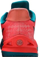 Sizing 耐吉 凱瑞 Low 4 '1 World 1 People' CW3985-600