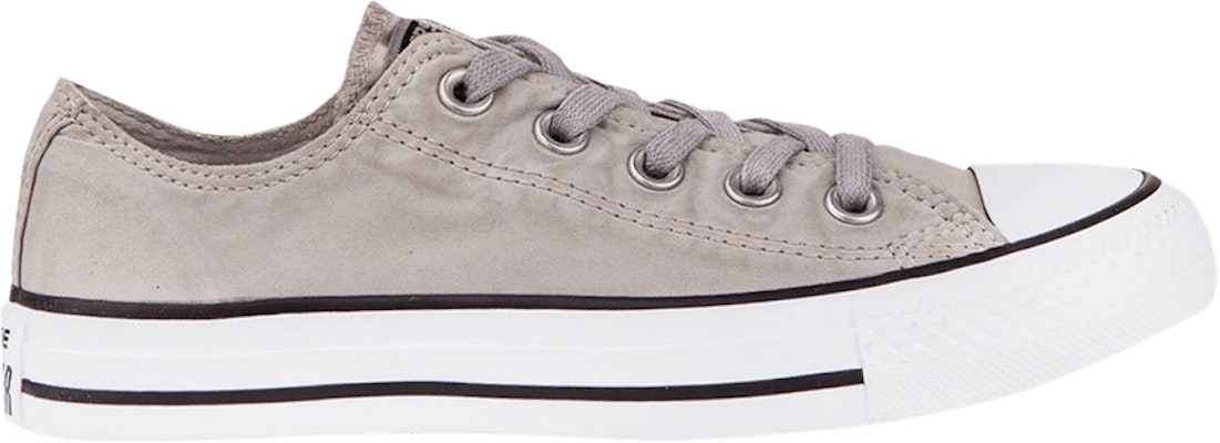 Washing sales chuck taylors