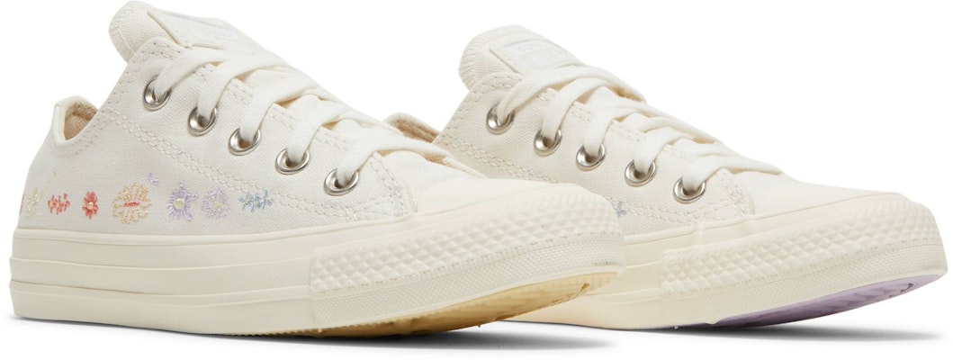 Chuck taylor all hot sale star low top white