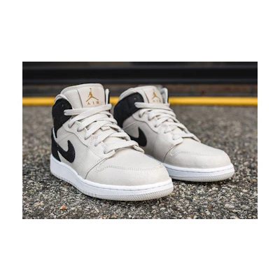 (GS) Jordan 1 Retro Mid 'Light Bone'