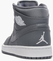 Air Jordan 1 Retro Mid 'Cool Grey' Lelaki 554724-022 Lookbook Air Jordan 1 Retro Mid 'Cool Grey' Lelaki 554724-022