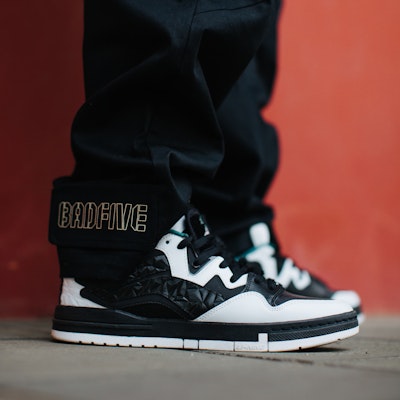 李宁1807 x 李宁BadFive PRO 1807黑/白配色运动鞋 AECR051-1 Cheap 李宁1807 x 李宁BadFive PRO 1807黑/白配色运动鞋 AECR051-1