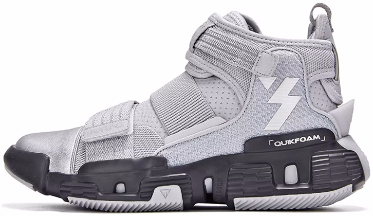 361-cf-fashion-week-co-branded-space-gray-571931112-3